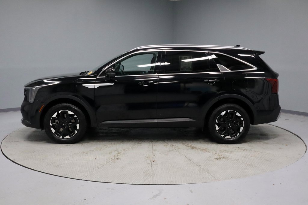 Used 2024 Kia Sorento S image 10