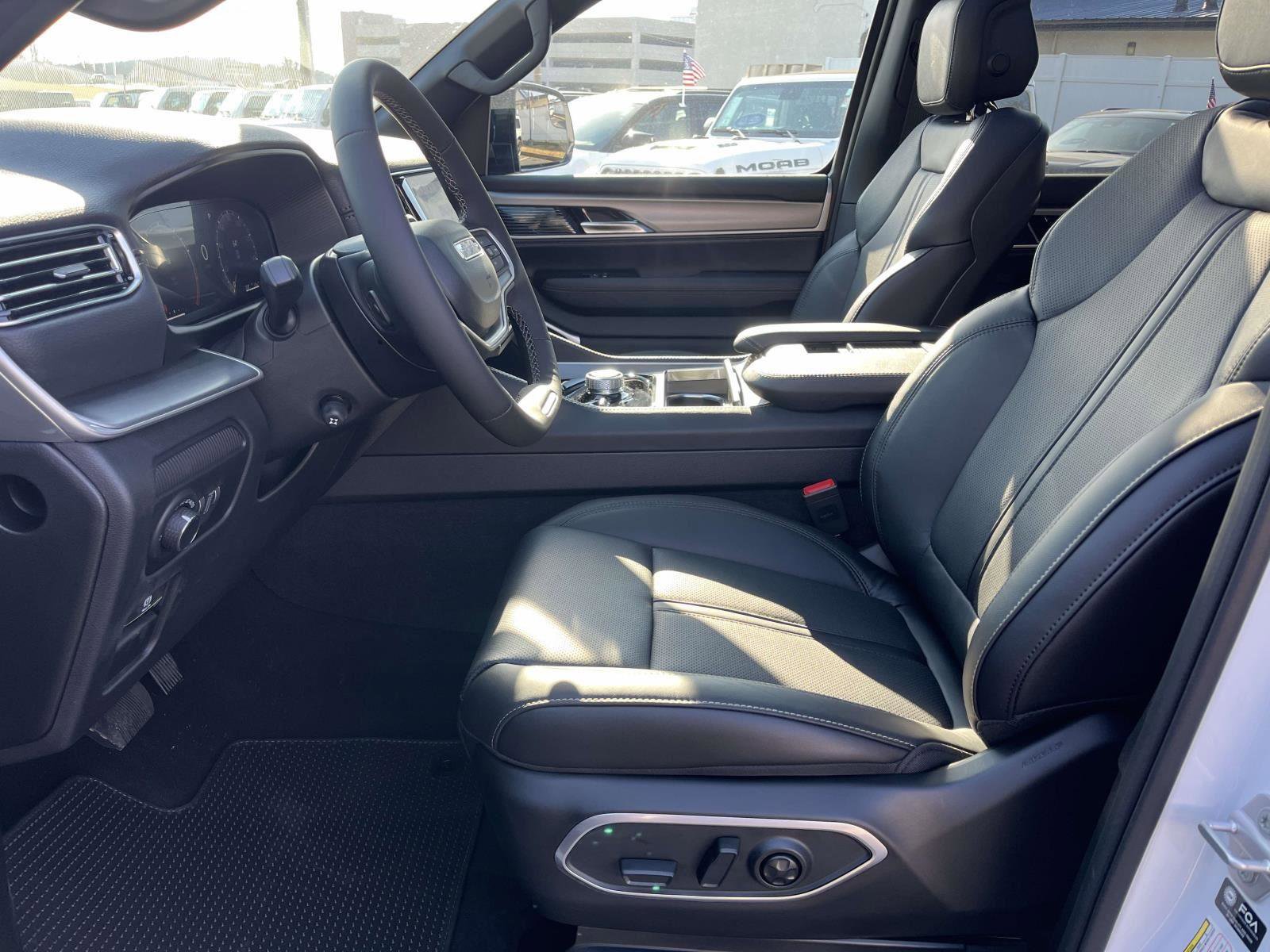 New 2026 Jeep Grand Wagoneer 4WD image 8