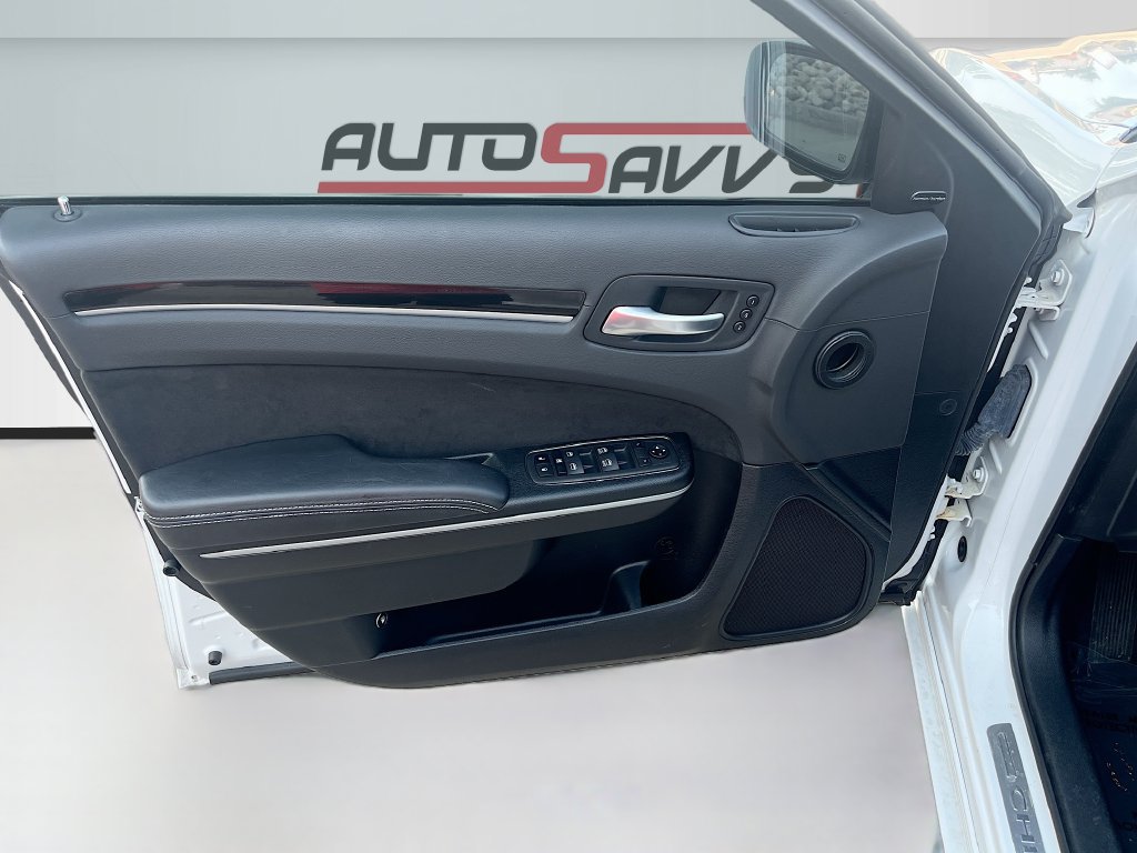 Used 2023 Chrysler 300 C RWD image 18