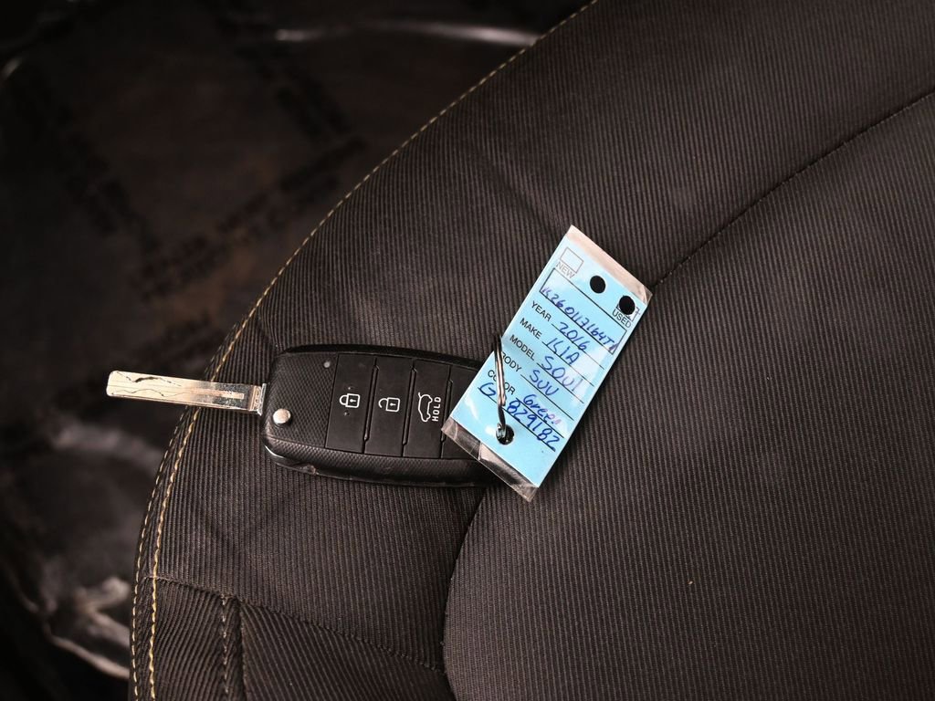 Used 2016 Kia Soul + image 18