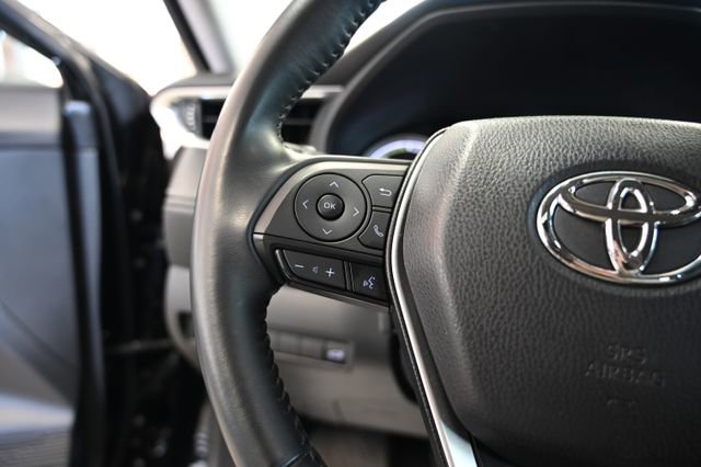 Used 2022 Toyota Venza LE AWD/4WD image 24