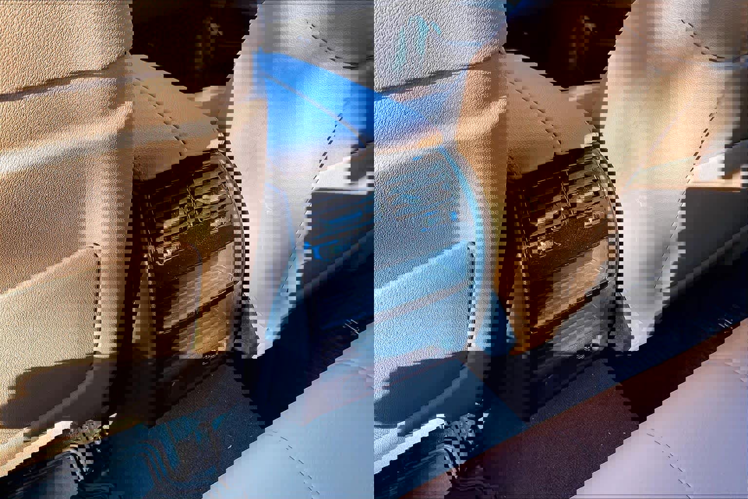 Used 2023 BMW M550i xDrive M550i xDrive w/ Executive Package image 35