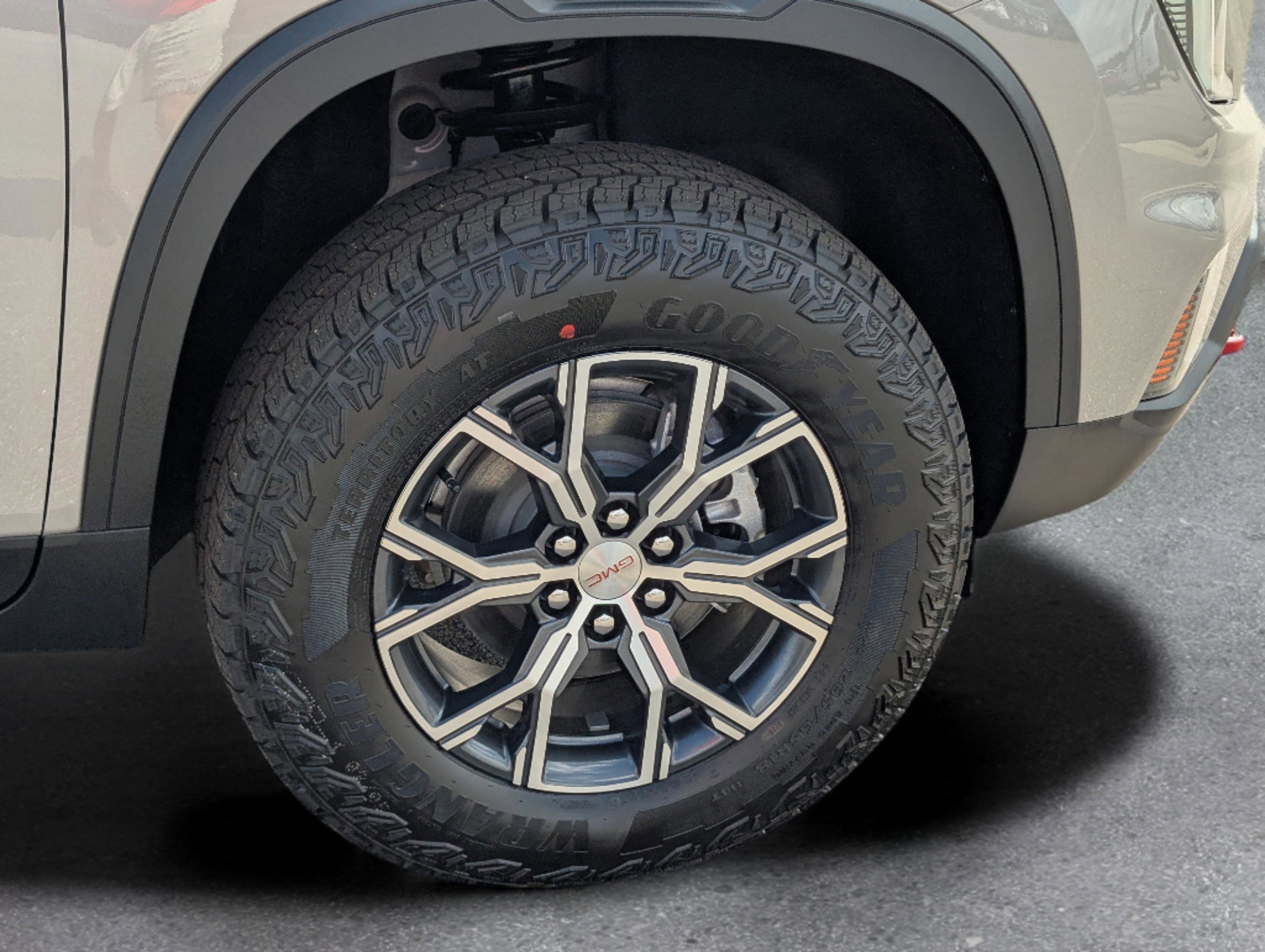 New 2026 GMC Acadia AT4 w/ LPO, Floor Liner Package AWD/4WD image 36