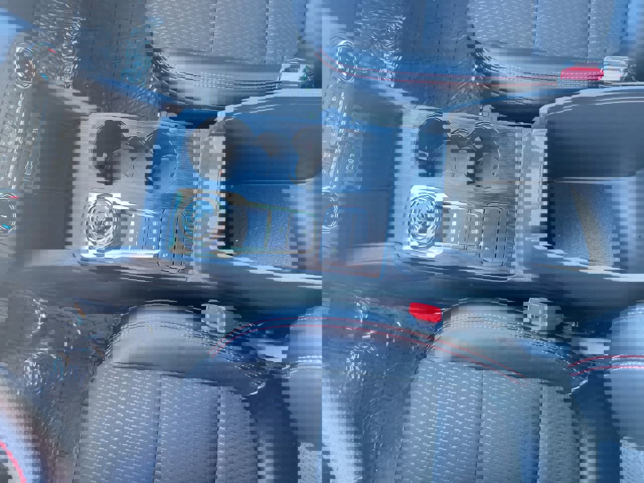 Used 2025 Ford Escape ST-Line w/ Equipment Group 301A image 33