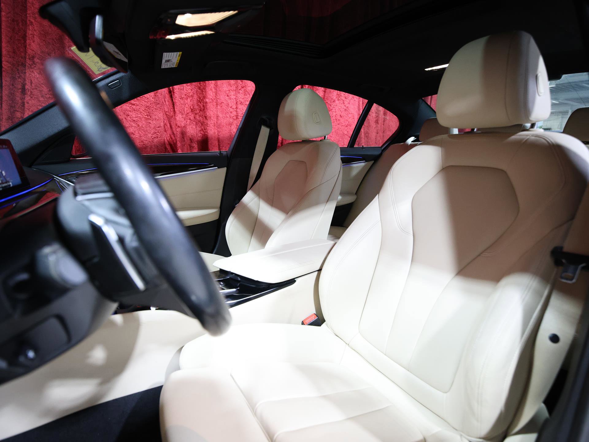 Used 2018 BMW 530i xDrive image 12