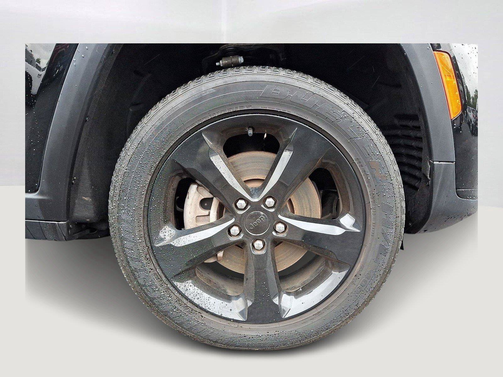 Used 2023 Jeep Grand Cherokee L Altitude AWD/4WD image 8