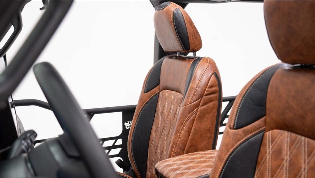 Used 2025 Jeep Wrangler Sport image 31