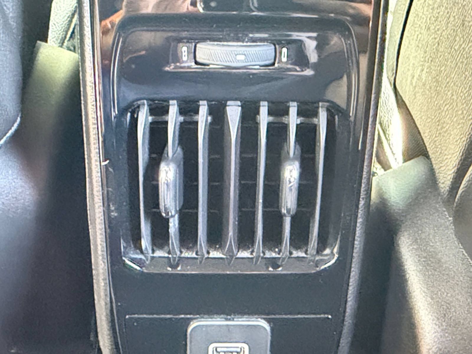 Used 2025 Jeep Compass Limited AWD/4WD image 23