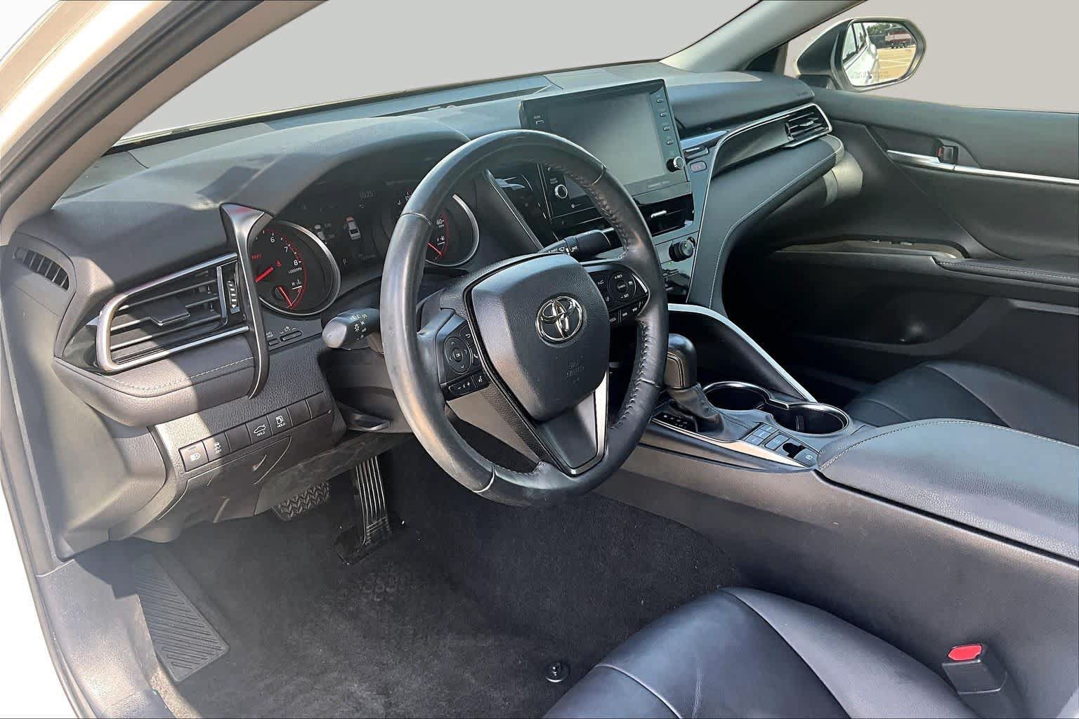 Used 2023 Toyota Camry XSE FWD image 17