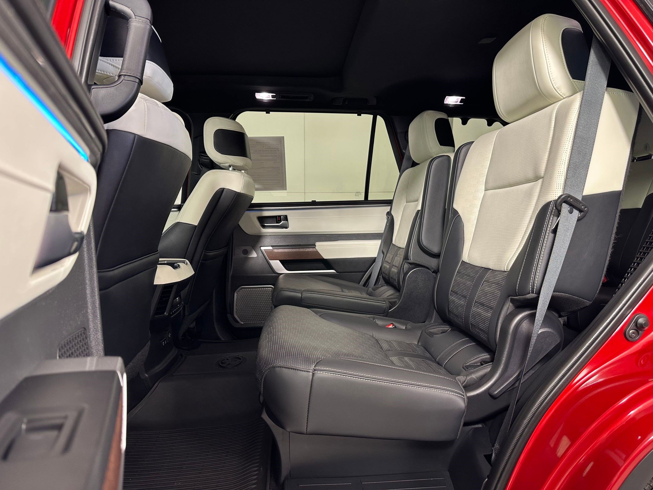 Used 2024 Toyota Sequoia Capstone image 12