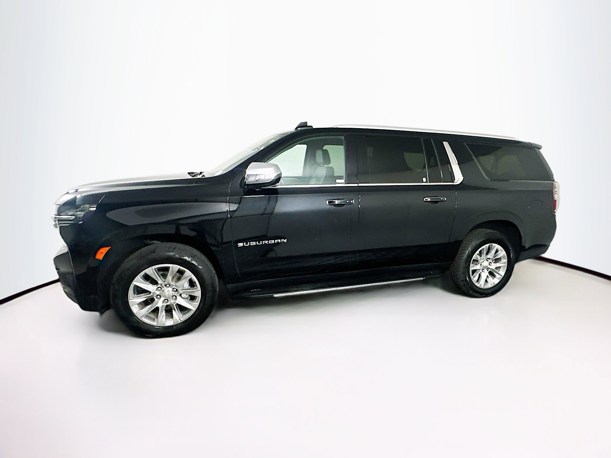 Used 2024 Chevrolet Suburban Premier image 4