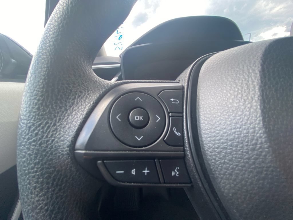 Used 2023 Toyota Corolla LE FWD image 18