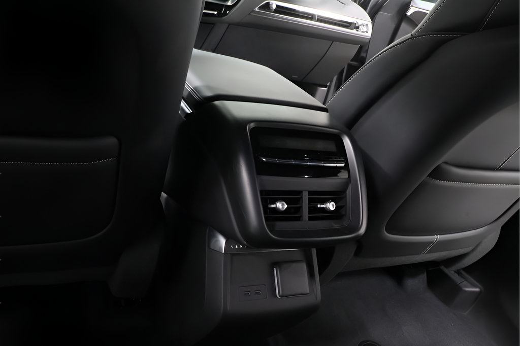 Used 2025 Cadillac Lyriq Luxury w/ LPO, Floor Liner Package AWD/4WD image 24