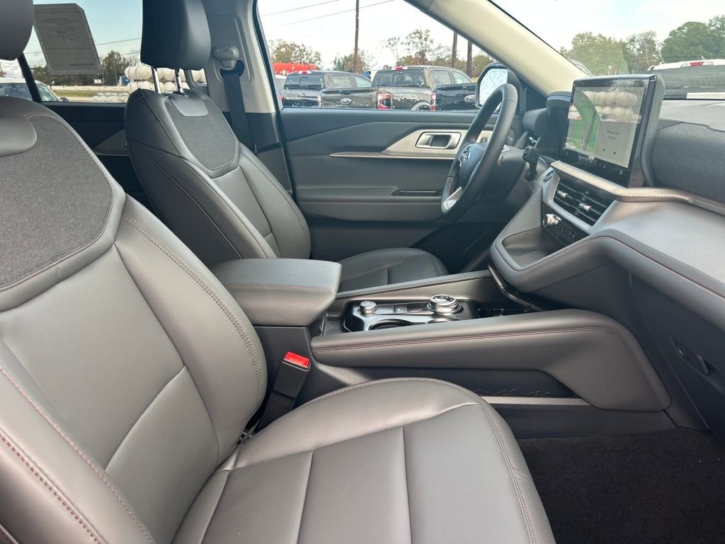 New 2025 Ford Explorer Active w/ Active Comfort Package image 29