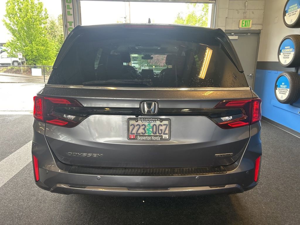 Used 2025 Honda Odyssey Touring image 5