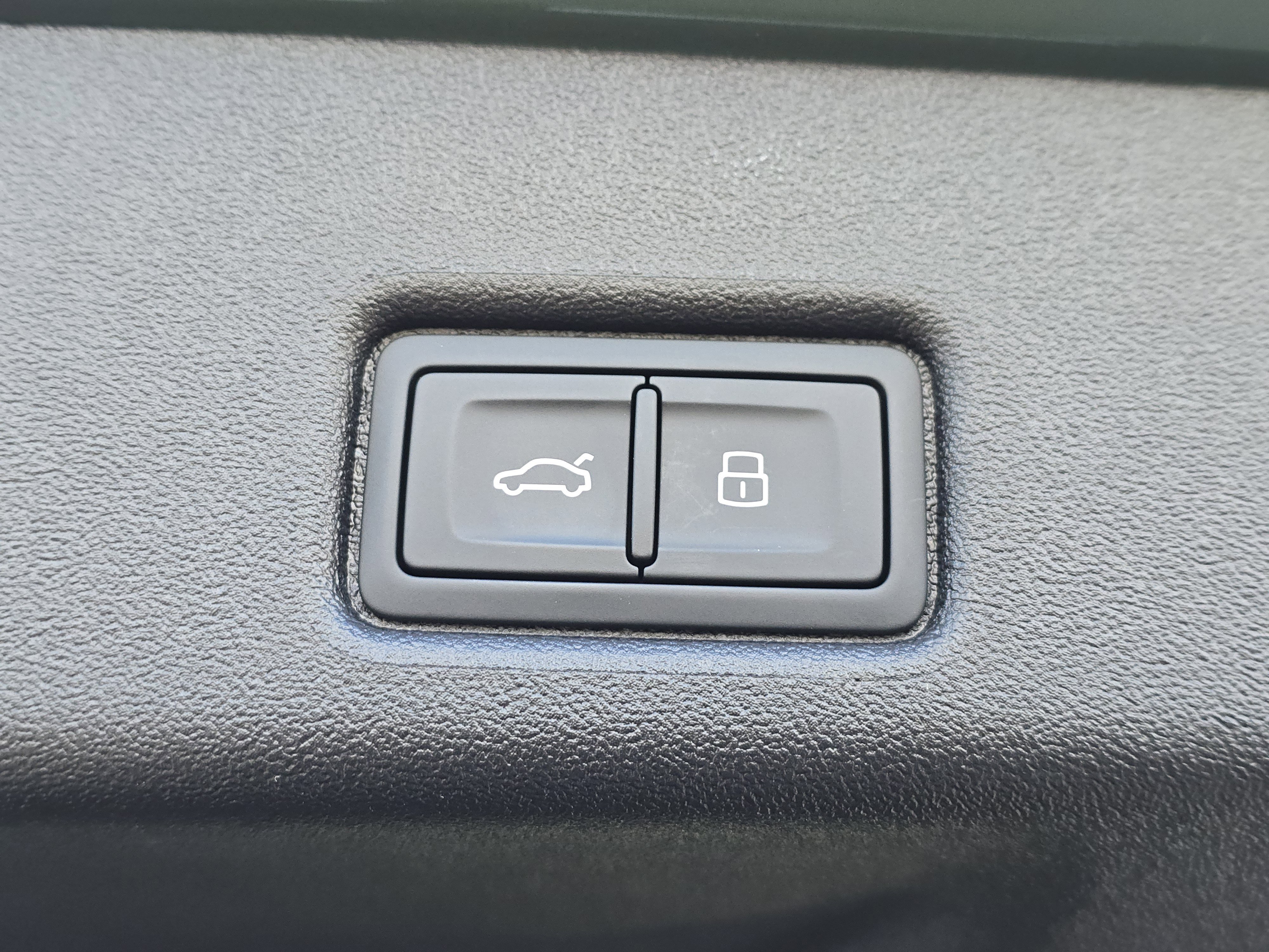 New 2025 Audi Q5 Premium Plus image 18