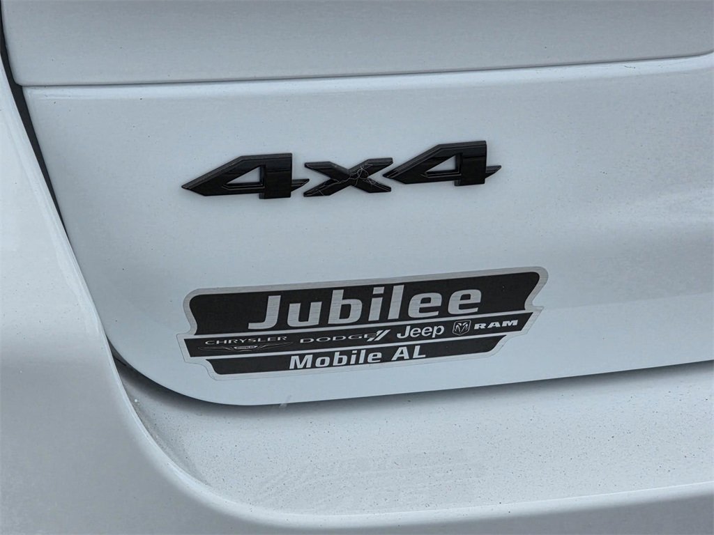 New 2025 Jeep Grand Cherokee L Altitude image 30