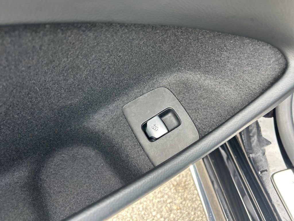 Used 2025 Mercedes-Benz E 350 Sedan image 24