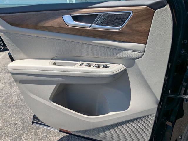 Certified 2025 Volkswagen Atlas SE FWD image 10