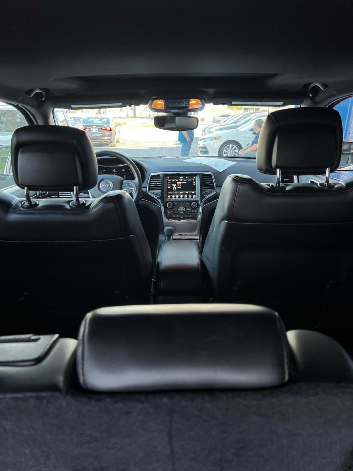 Used 2018 Jeep Grand Cherokee Limited AWD/4WD image 8