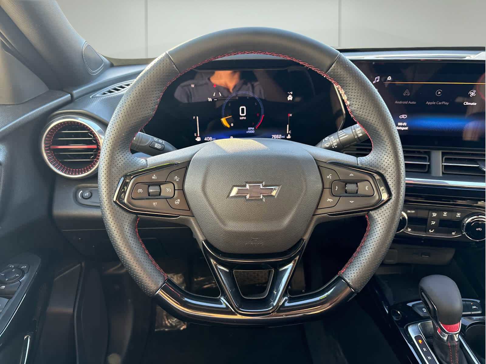 Used 2025 Chevrolet Trax RS w/ Sunroof Package image 23