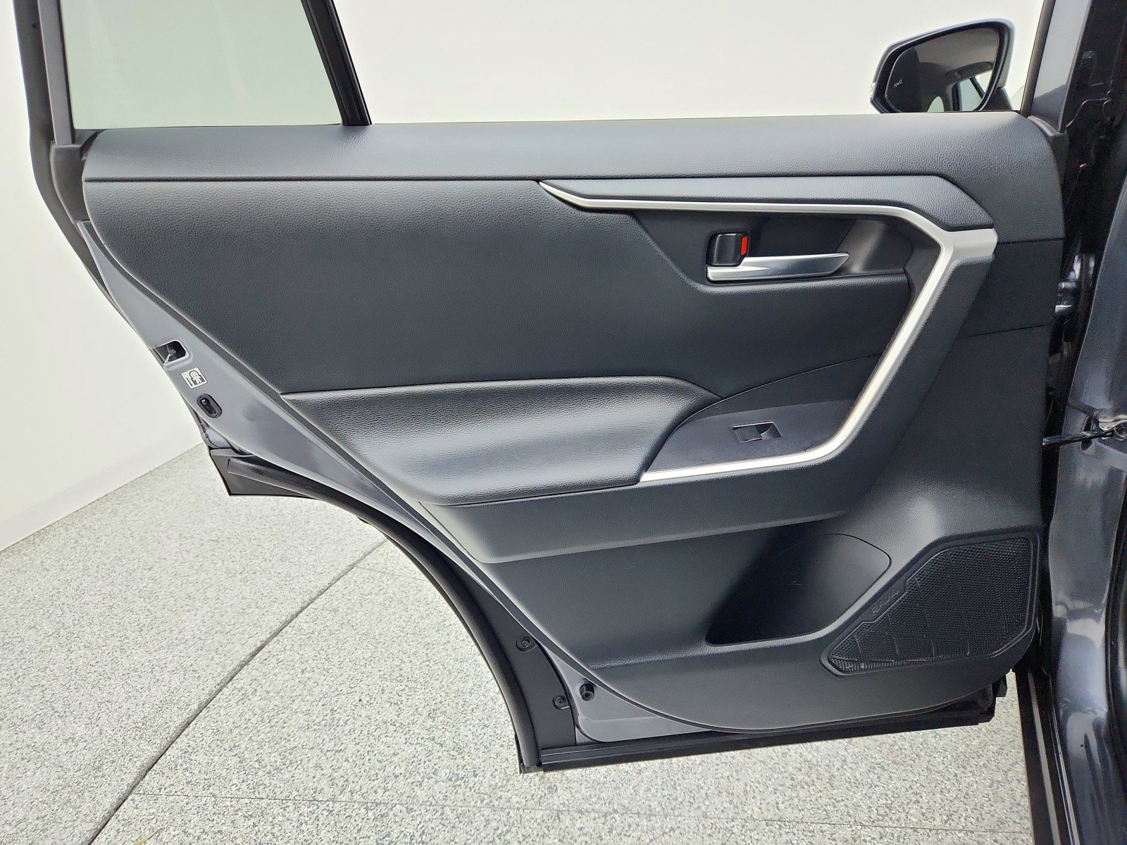 Used 2019 Toyota RAV4 XLE w/ Convenience Package AWD/4WD image 28