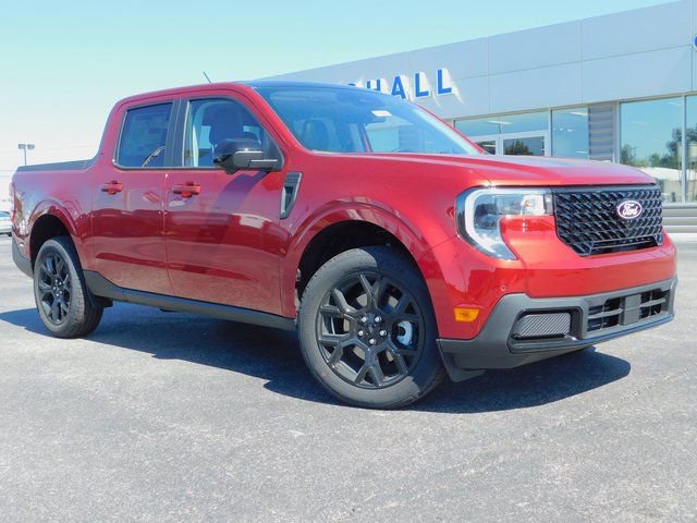 New 2025 Ford Maverick Lariat w/ Black Appearance Package image 2