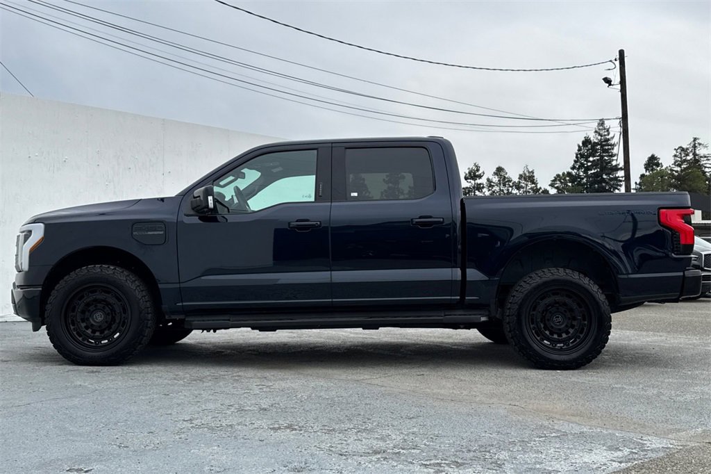 Used 2023 Ford F150 Lightning Lariat image 6
