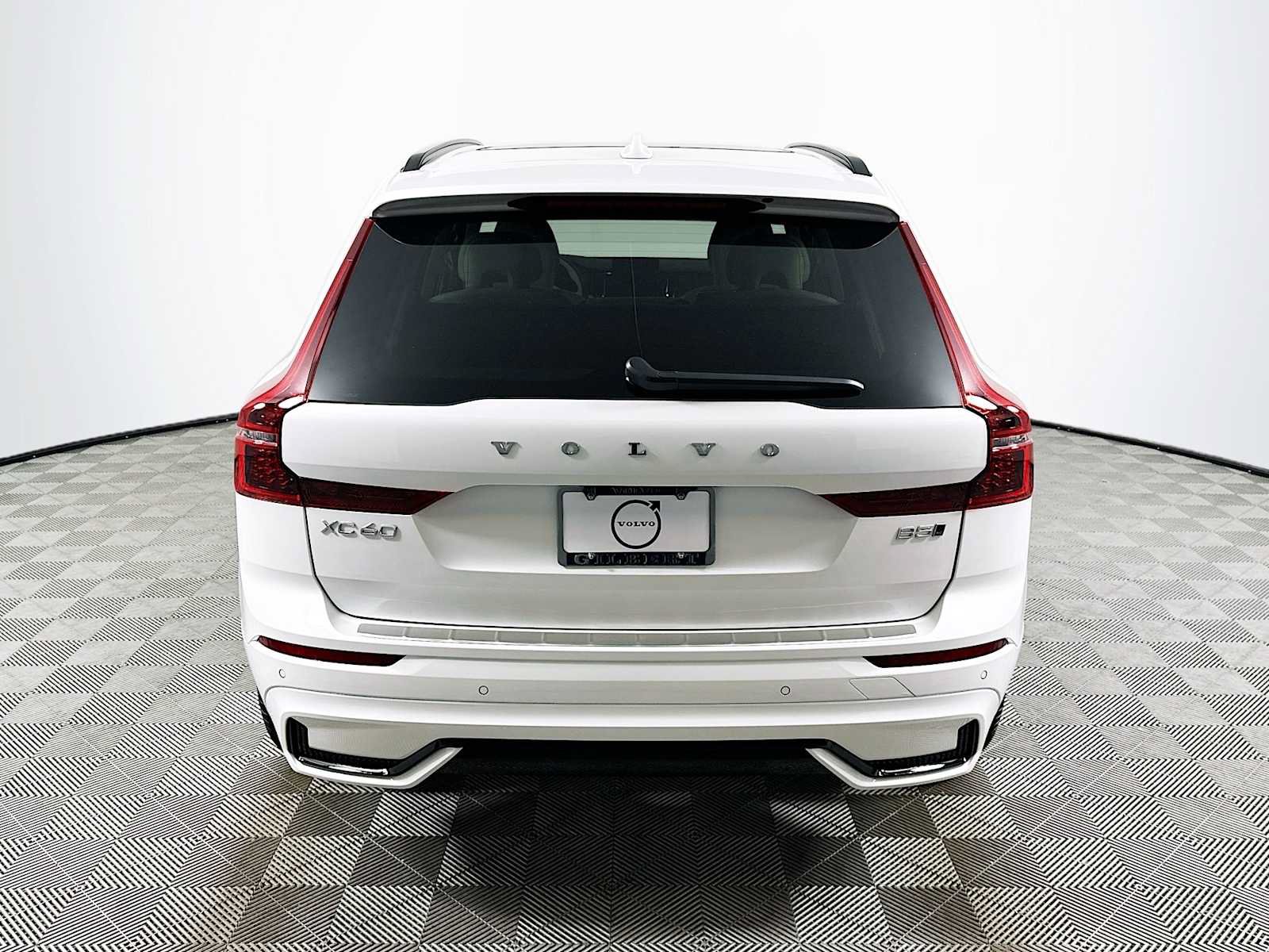 New 2026 Volvo XC60 B5 Ultra w/ Climate Package PRO AWD/4WD image 6