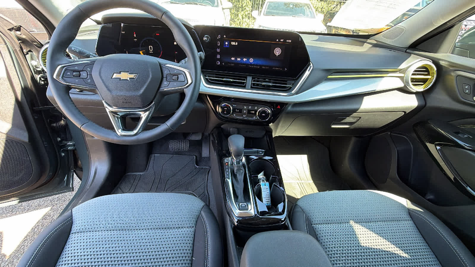 Used 2025 Chevrolet Trax LT w/ Driver Confidence Package FWD image 18