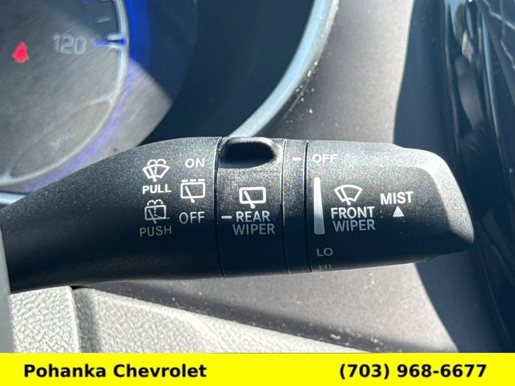 Used 2025 Chrysler Pacifica Select FWD image 10