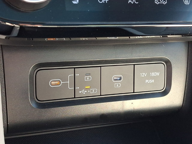 Used 2026 Hyundai Tucson Limited AWD/4WD image 24