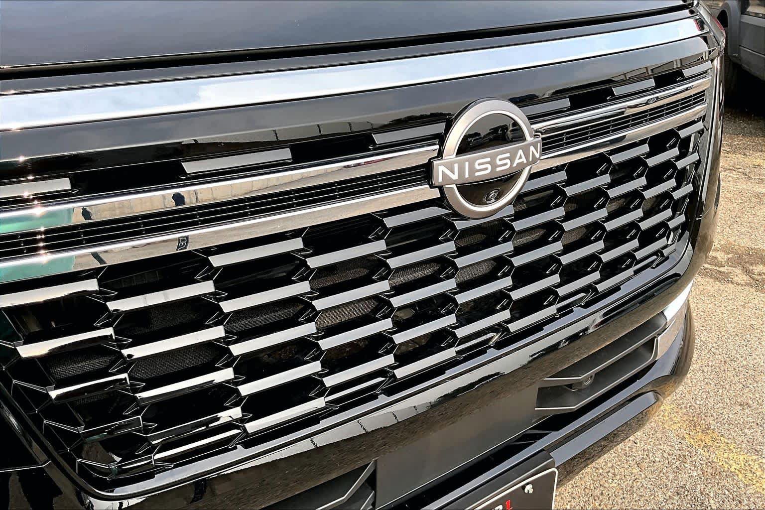 Used 2025 Nissan Armada Platinum Reserve AWD/4WD image 30