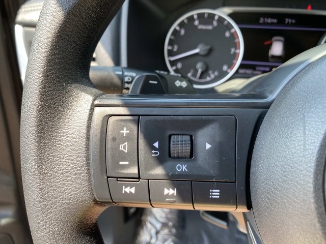 Used 2024 Nissan Rogue SV FWD image 17