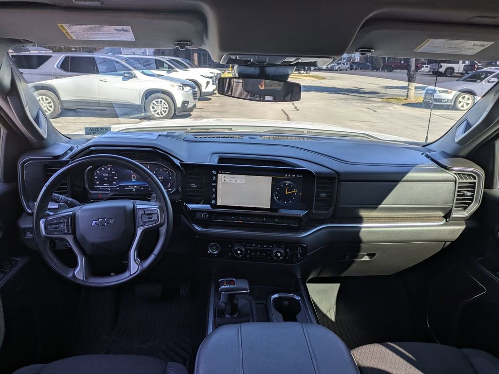 Used 2024 Chevrolet Silverado 1500 RST w/ Z71 Off-Road Package image 29