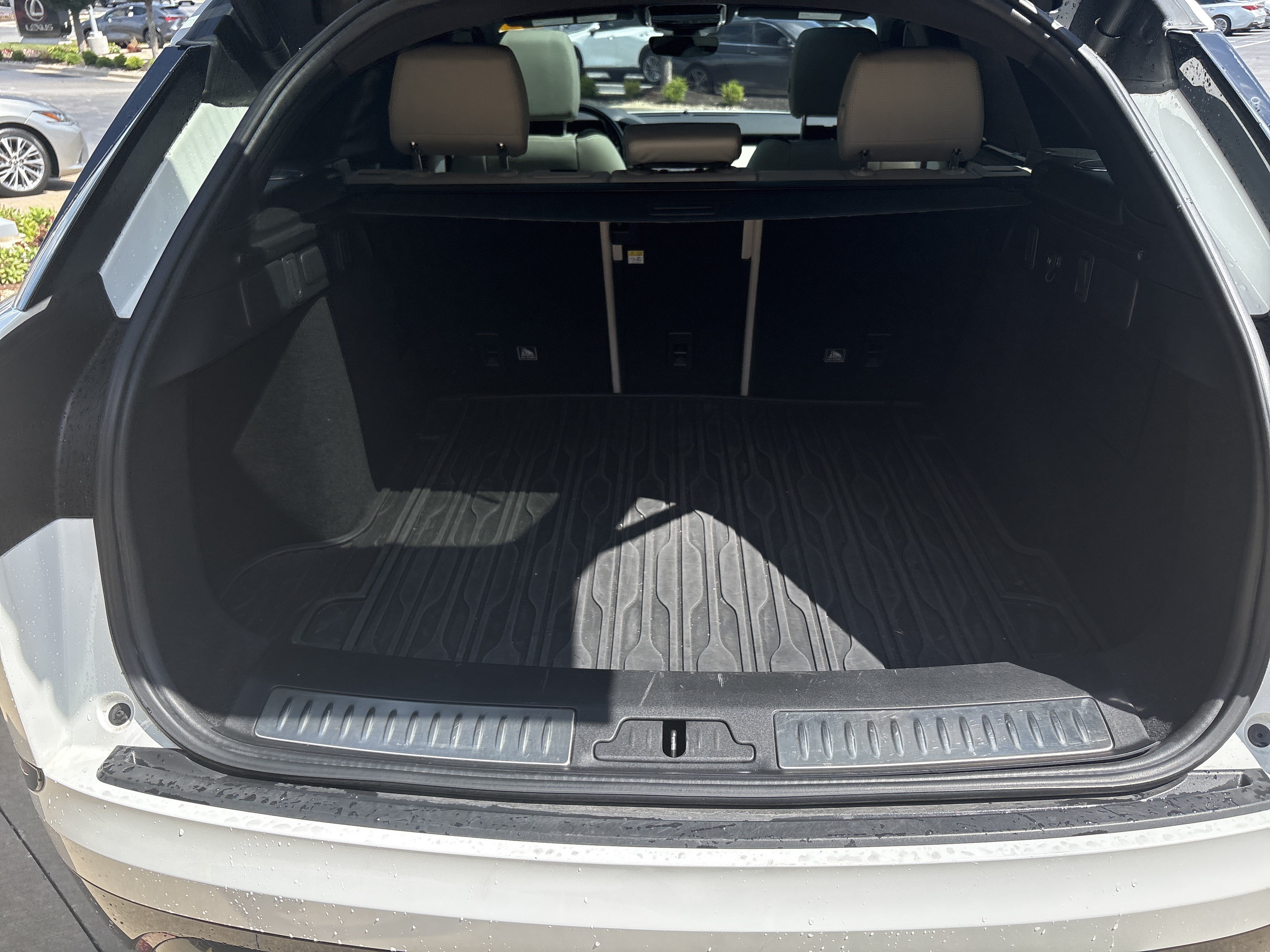 Used 2020 Land Rover Range Rover Velar R-Dynamic S AWD/4WD image 32