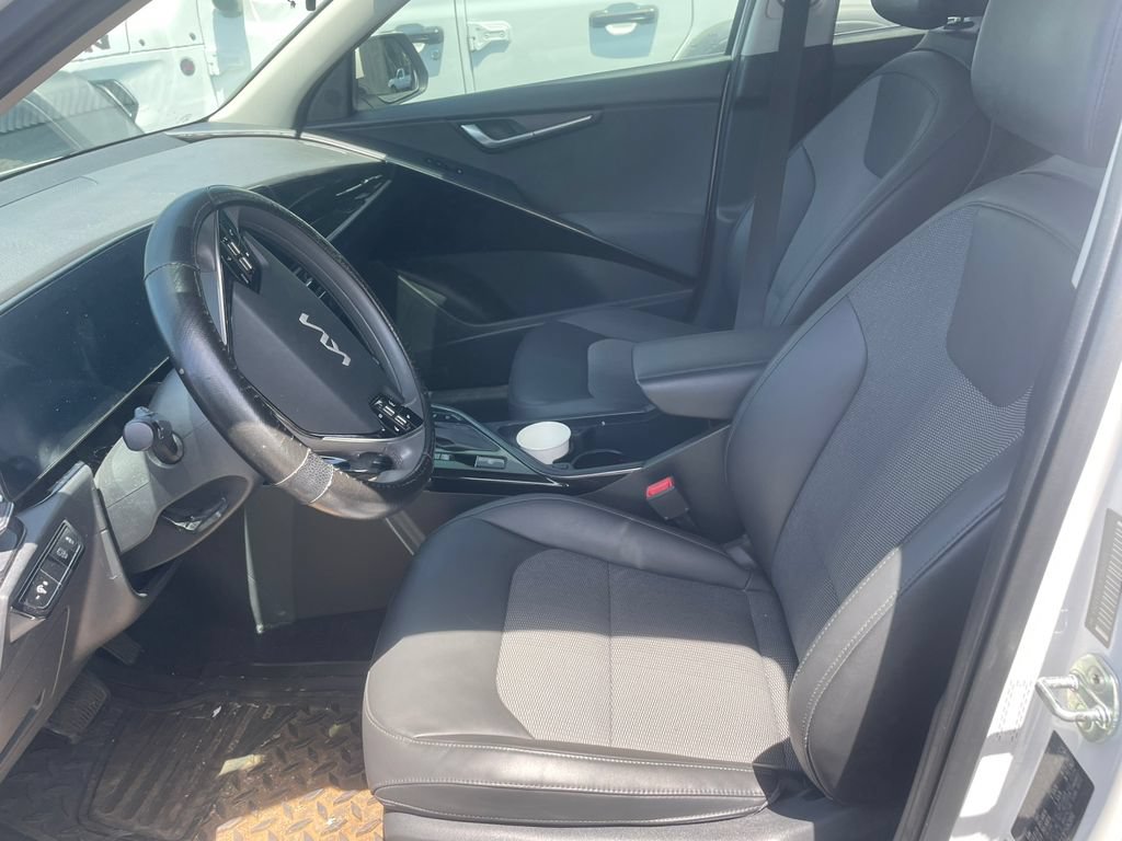 Used 2023 Kia Niro EX FWD image 9