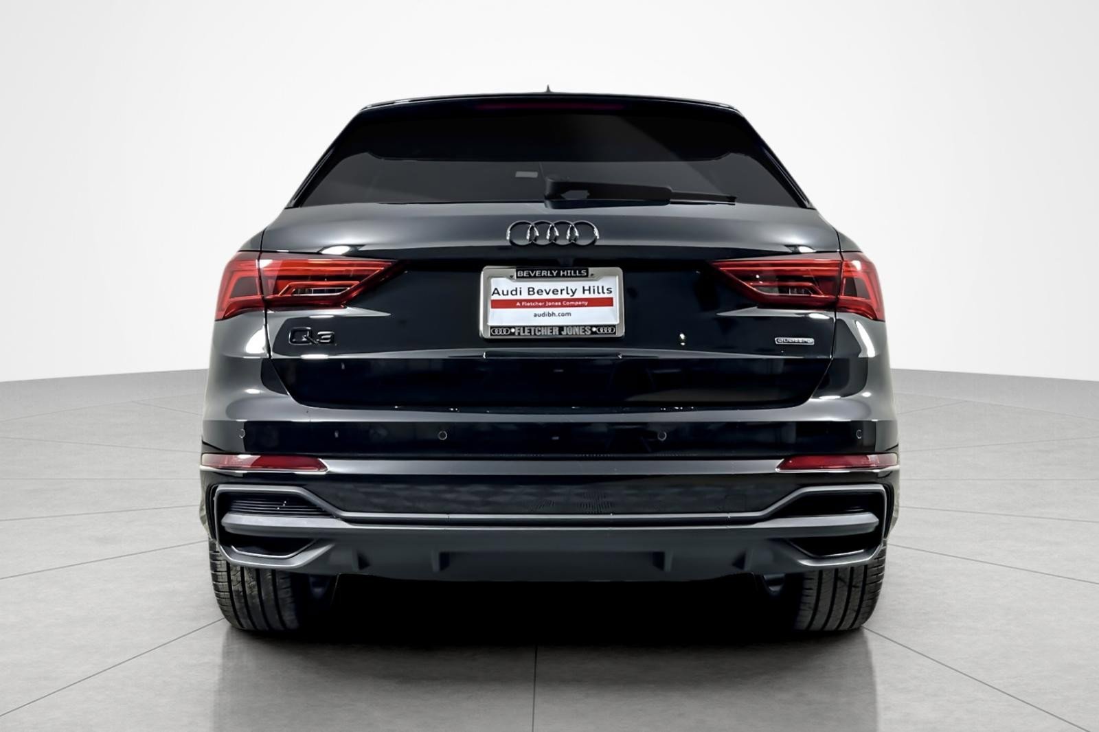 Used 2025 Audi Q3 2.0T Premium w/ Convenience Package image 4