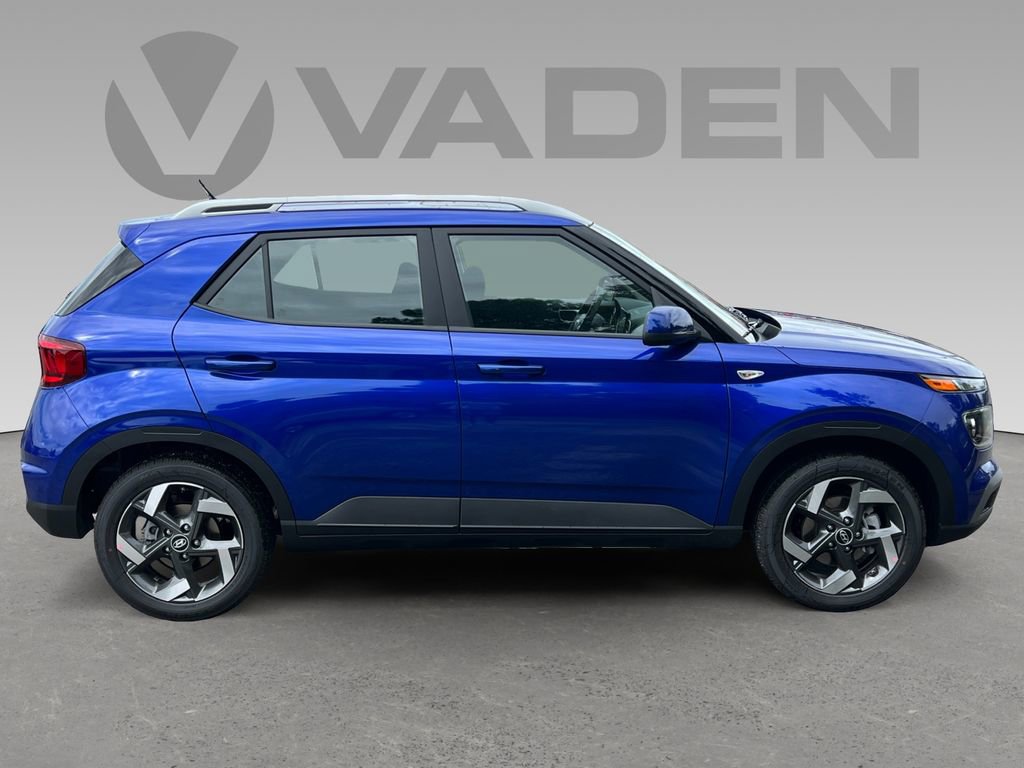 New 2026 Hyundai Venue SEL FWD image 2