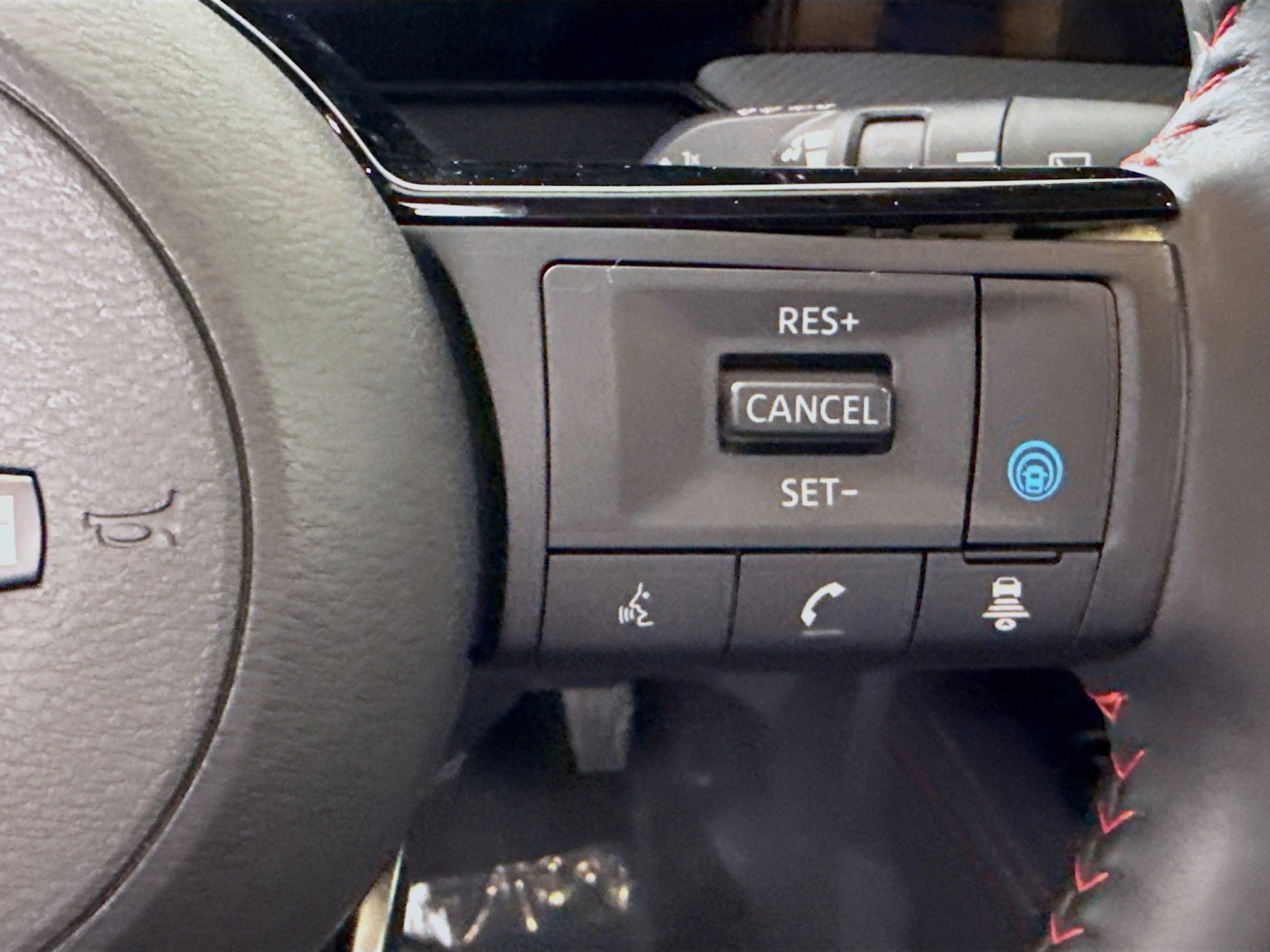 Used 2026 Nissan Kicks SR image 15