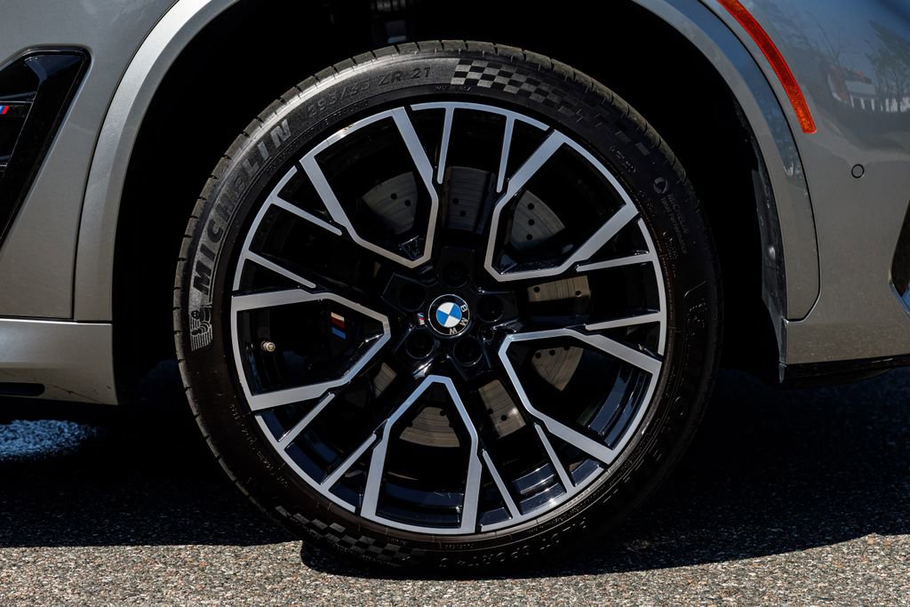Used 2022 BMW X5 M w/ Competition Package 2 image 18