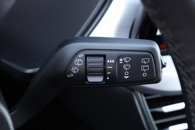 Used 2025 Ford Escape SE w/ PHEV Premium Package FWD image 37