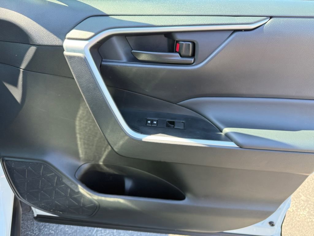 Certified 2024 Toyota RAV4 LE AWD/4WD image 19