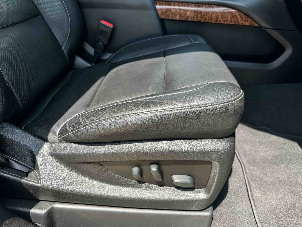 Used 2019 Chevrolet Tahoe Premier AWD/4WD image 28
