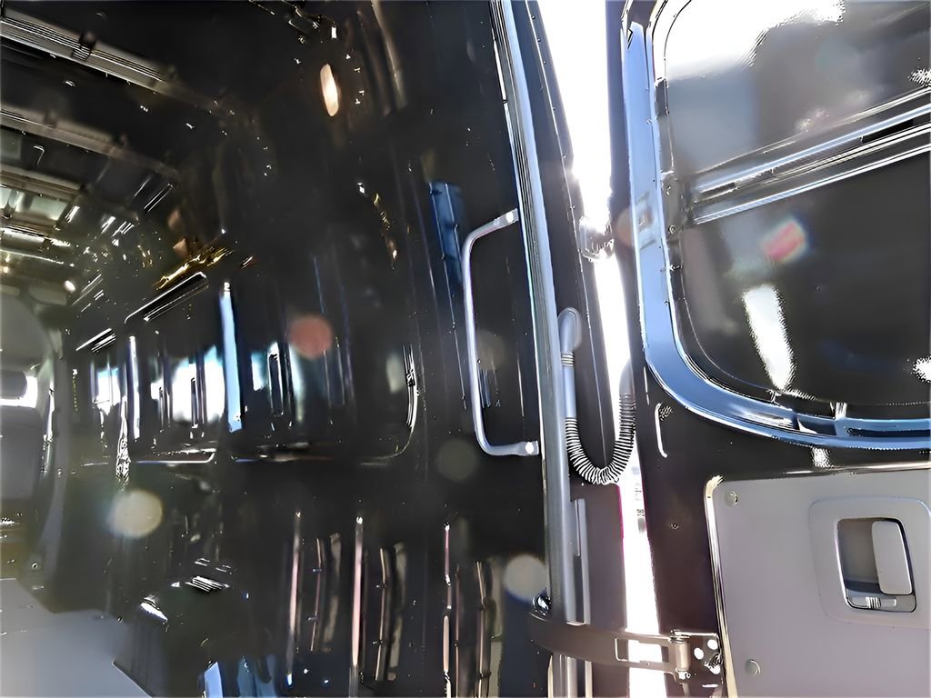 Used 2024 Mercedes-Benz Sprinter 2500 image 9