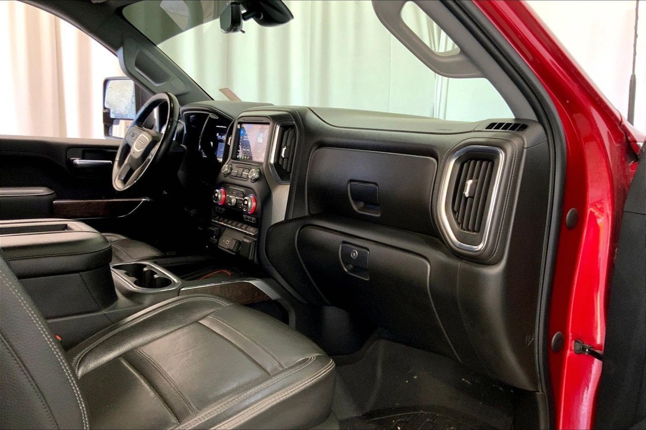 Used 2020 GMC Sierra 3500 Denali w/ Technology Package AWD/4WD image 28