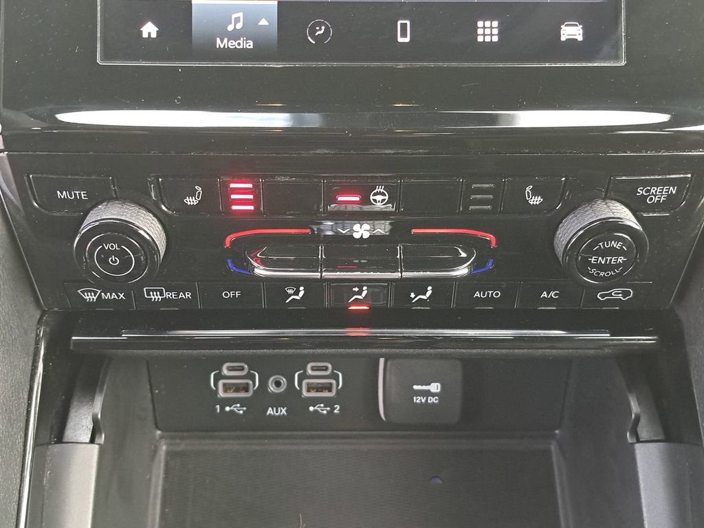 Certified 2023 Jeep Grand Cherokee L Laredo AWD/4WD image 25