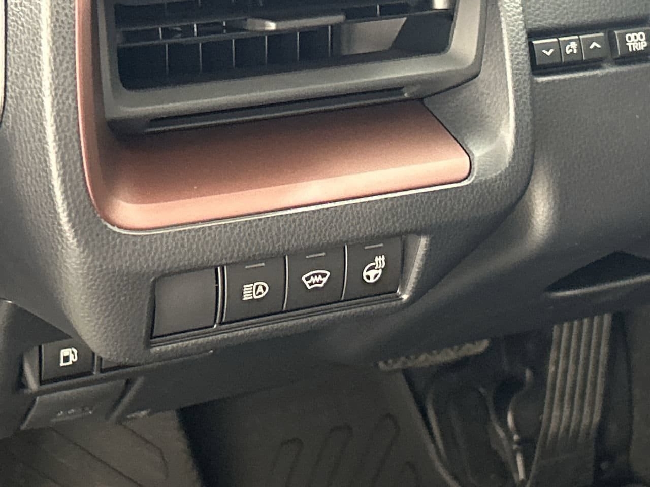 New 2026 Toyota Prius Plug-In Hybrid FWD image 12