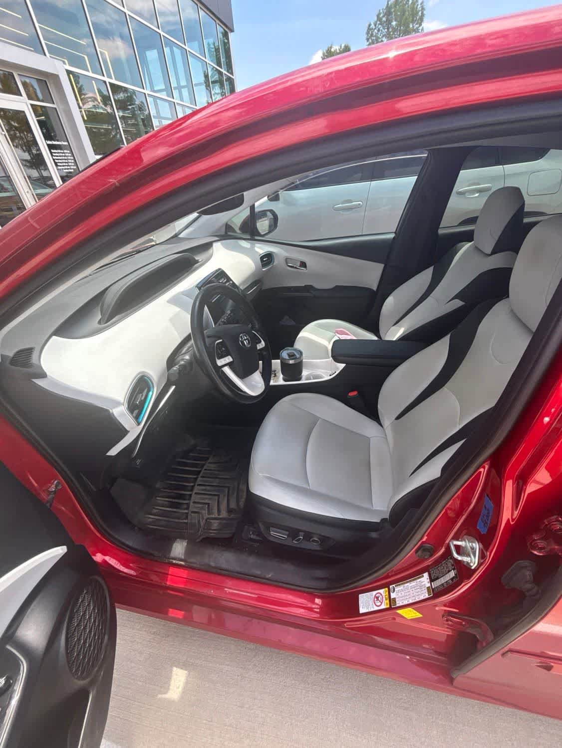 Used 2017 Toyota Prius Four FWD image 8