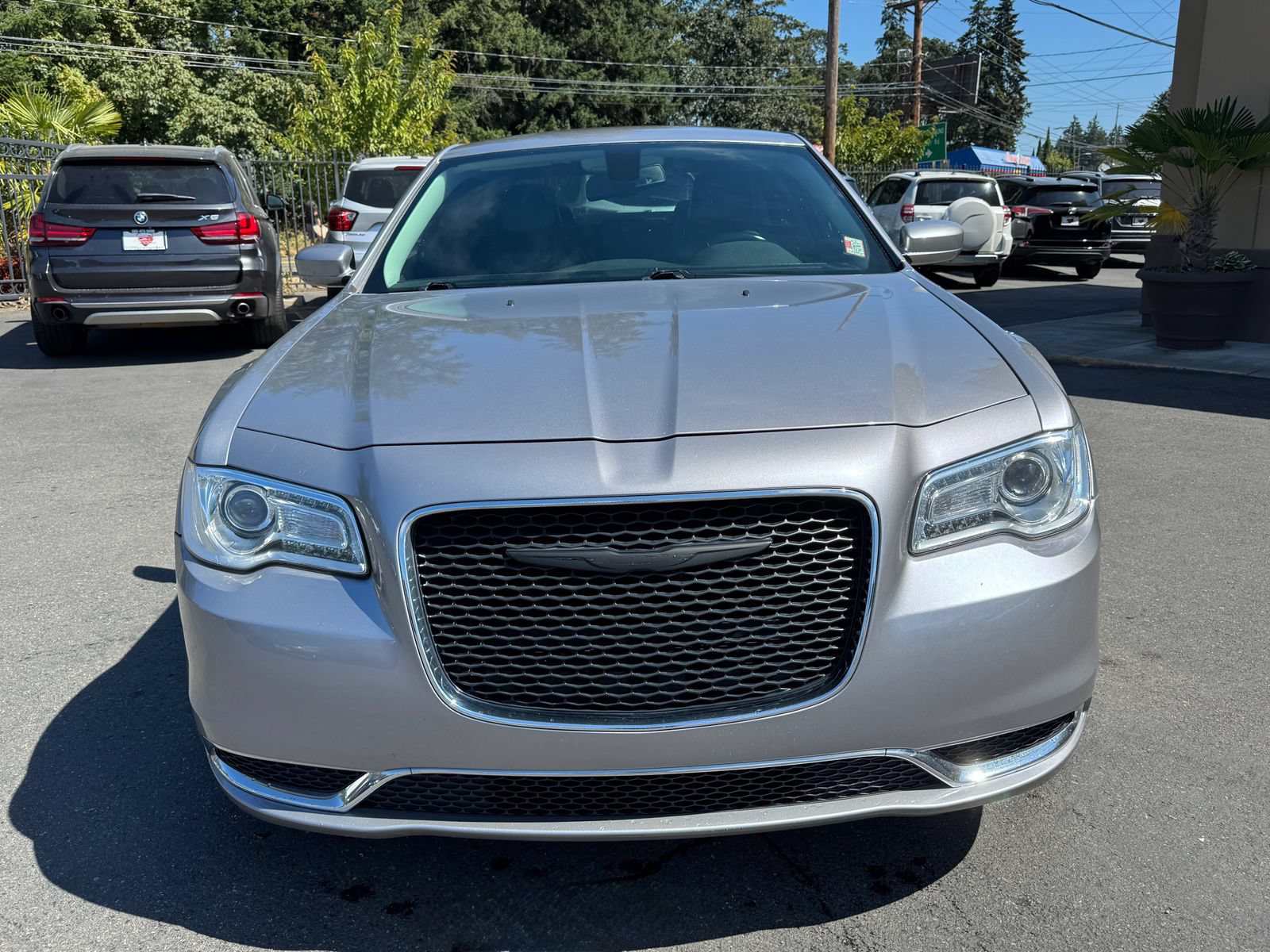 Used 2017 Chrysler 300 Limited AWD/4WD image 2